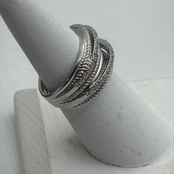 NWOT Size 6 multi band look ring with multiple textures a - Picture 3 of 4